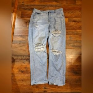 American Eagle Distressed Mom Straight Jean